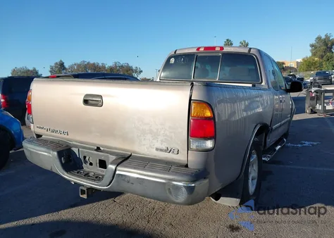 2002 Toyota Tundra Sr5 V8 z USA, uszkodzony, nr VIN 5TBRT34182S322543